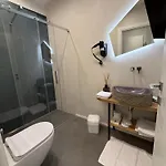 Oblo Pensión 4*